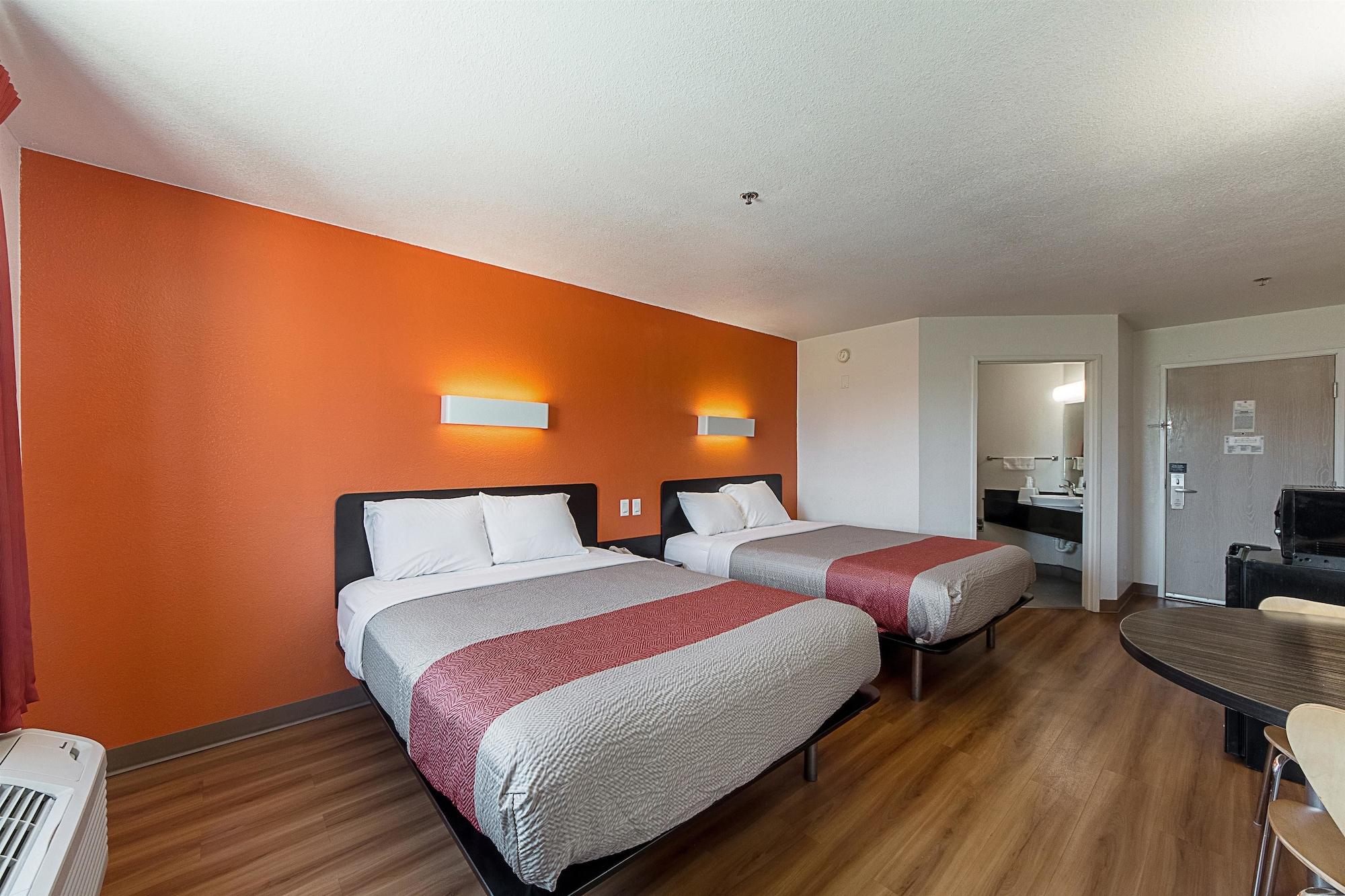 Motel 6-San Antonio, Tx - Downtown - Alamo Dome Eksteriør bilde