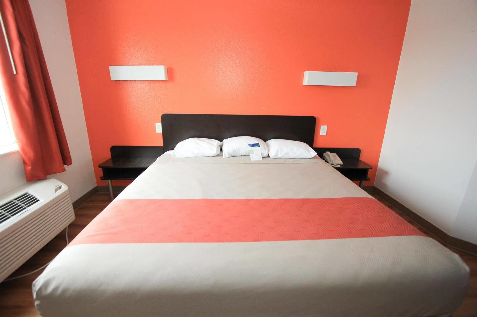 Motel 6-San Antonio, Tx - Downtown - Alamo Dome Eksteriør bilde