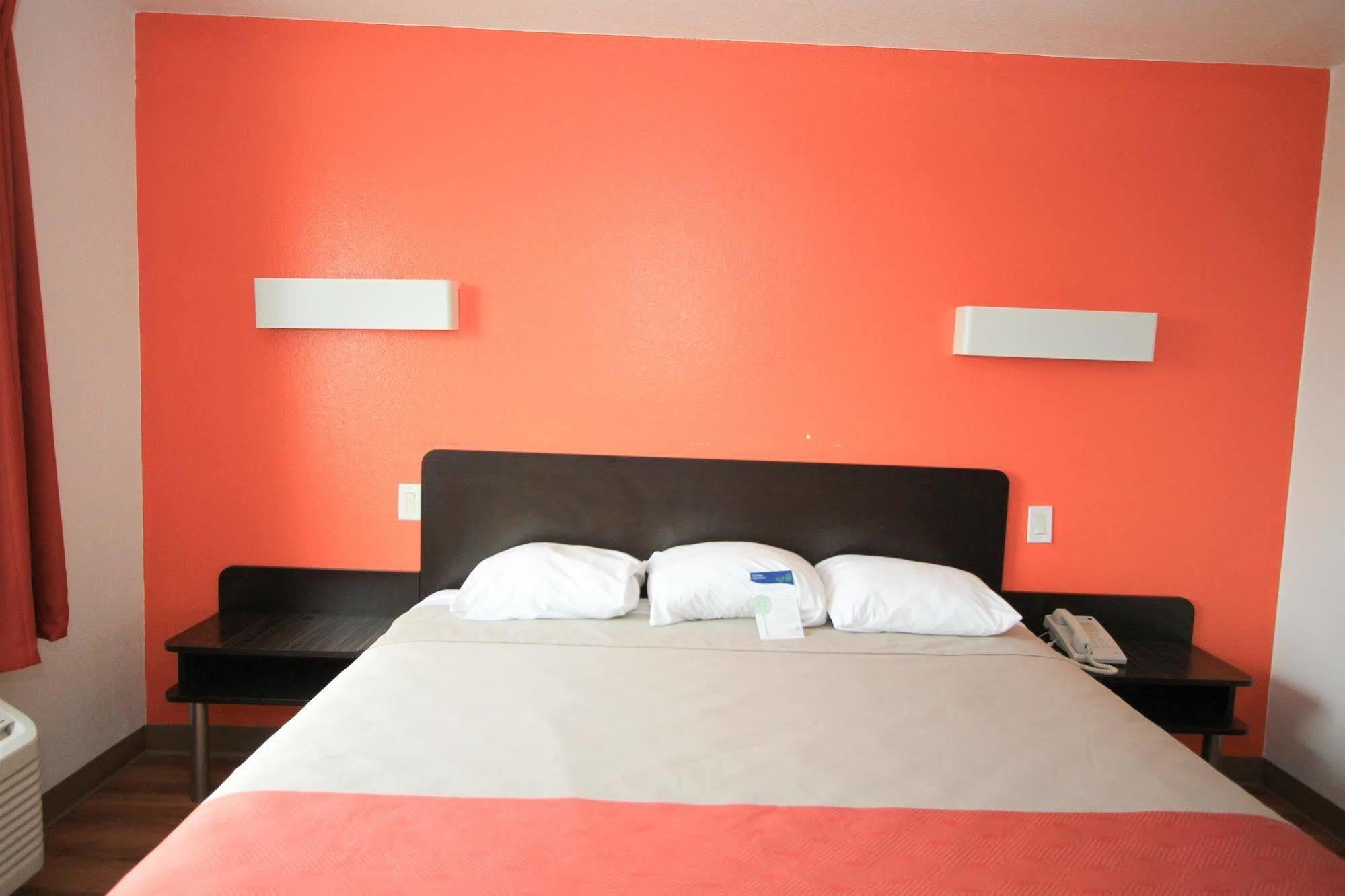 Motel 6-San Antonio, Tx - Downtown - Alamo Dome Eksteriør bilde