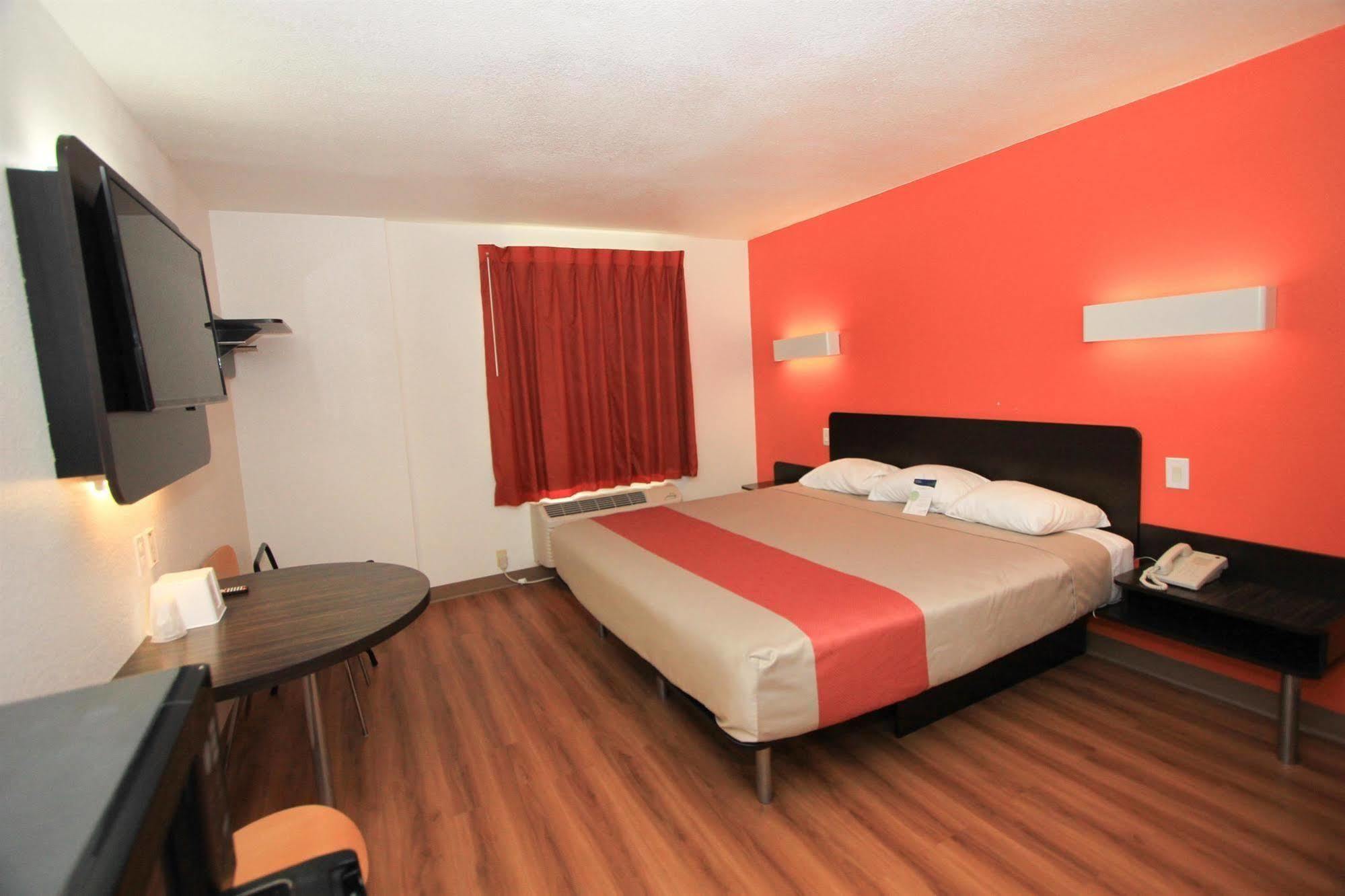 Motel 6-San Antonio, Tx - Downtown - Alamo Dome Eksteriør bilde